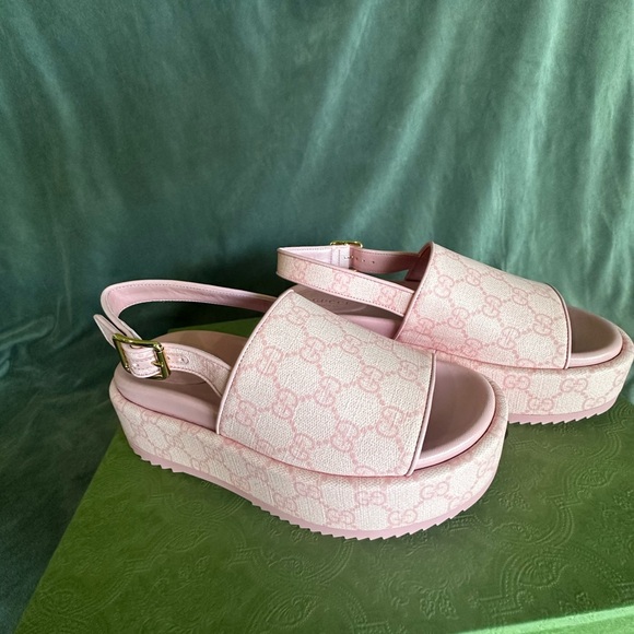 Gucci Pink Sandals - Picture 3 of 7